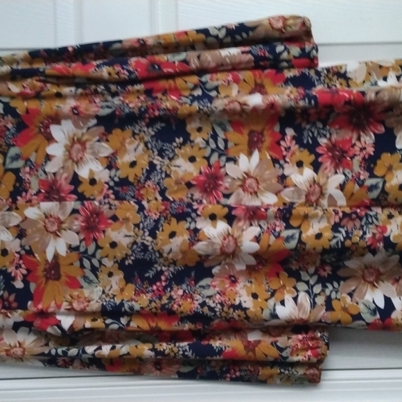 Southern Stitch Women's Floral Dress - Picture 10 of 11